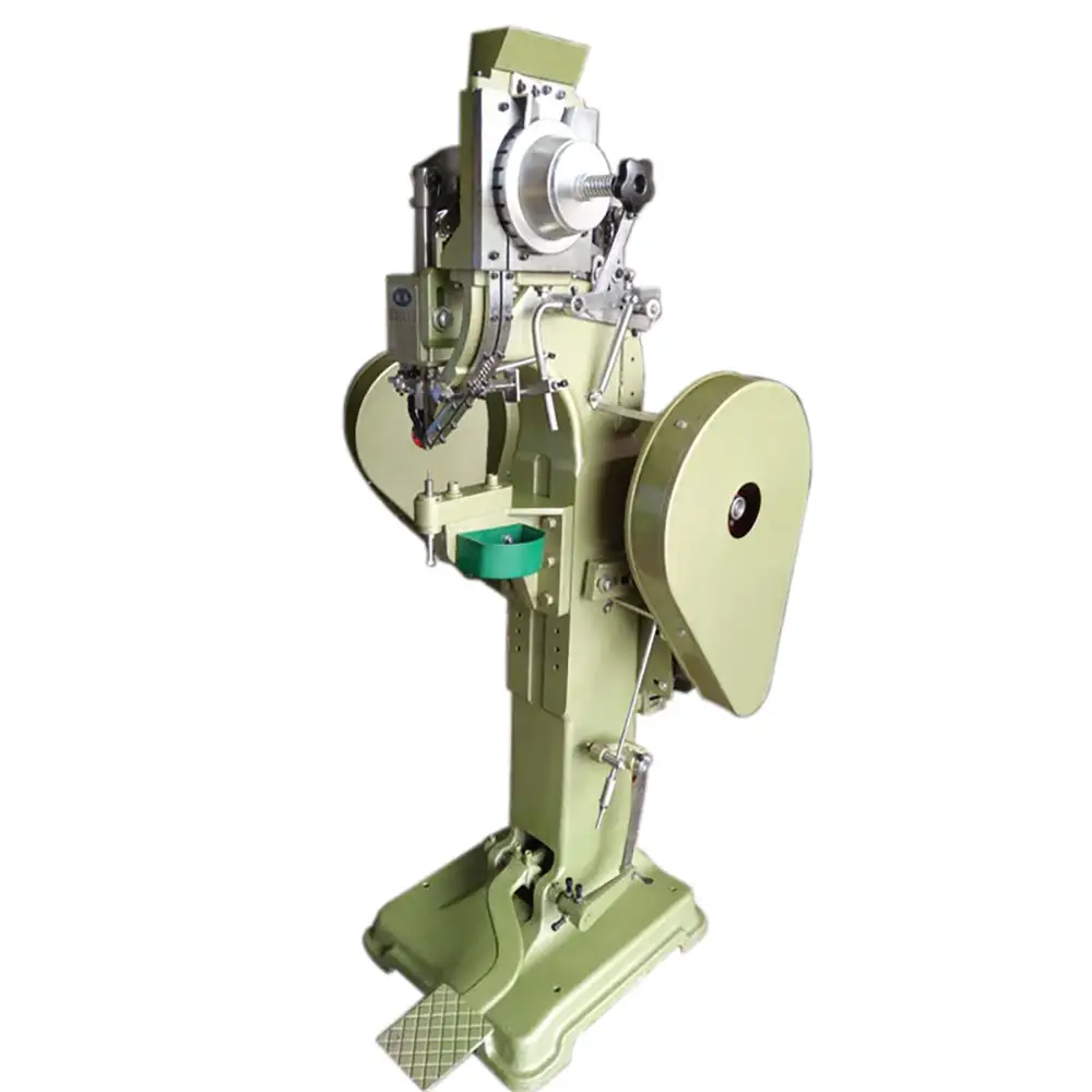 Feed Automatically Riveting Machine Use for Brake Block Clutch Tog Baggage Trolley Ladder Helmet and Wiper